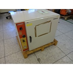 HERAEUS DRYING CABINET