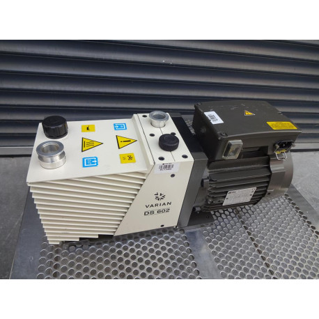 ROTARY VANE VACUUM PUMP VARIAN DS102